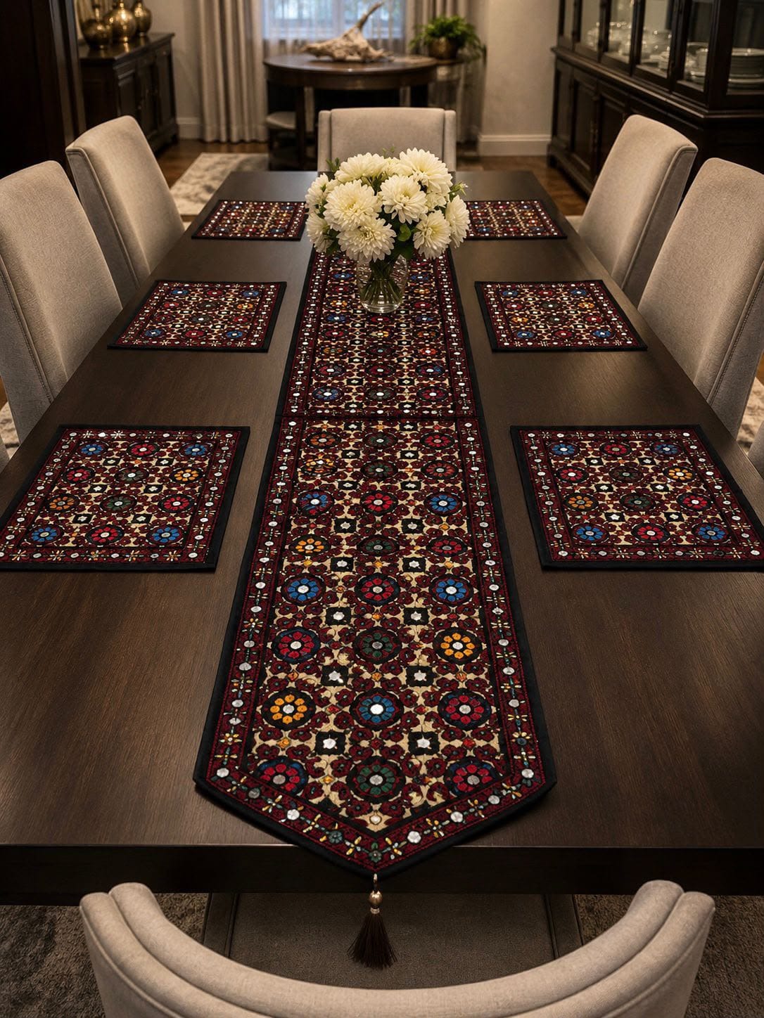 Handmade embroidered dinning set (7pcs)