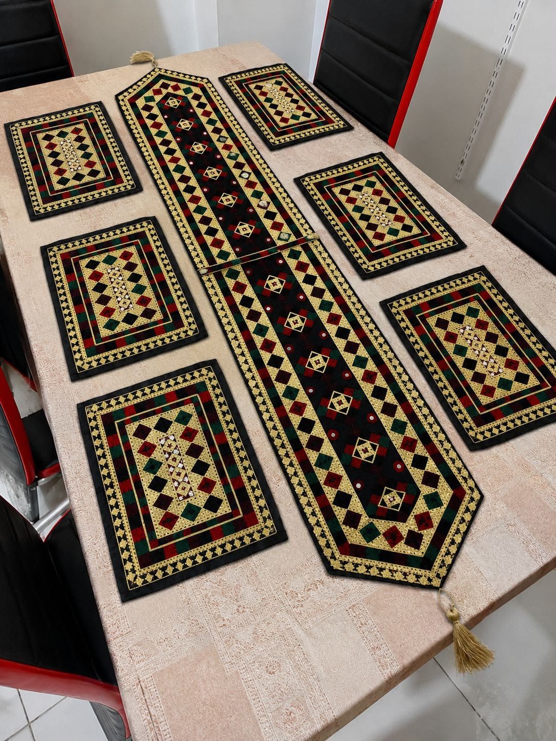 Embroidered Dinning set(7pcs)